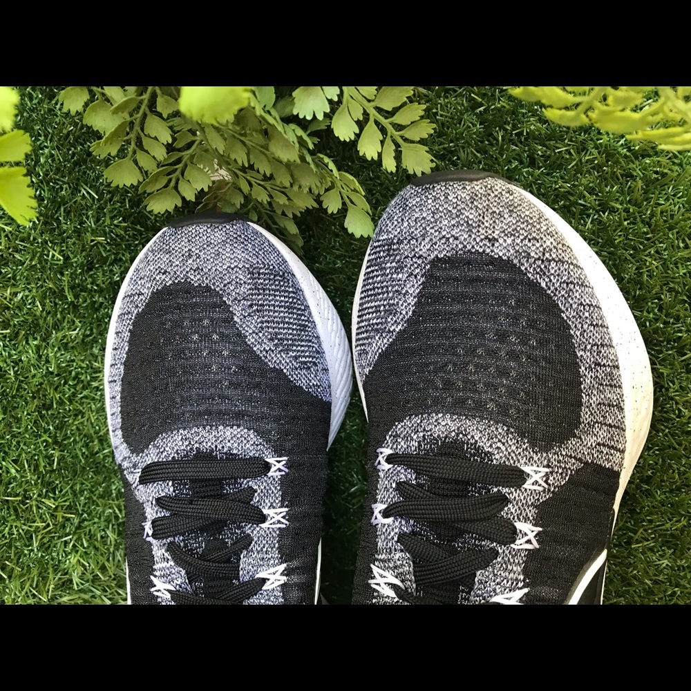 - Nike react infinity flyknit size women 11.5 black and white .Unisex men’s 9.5 - Picture 10 of 15